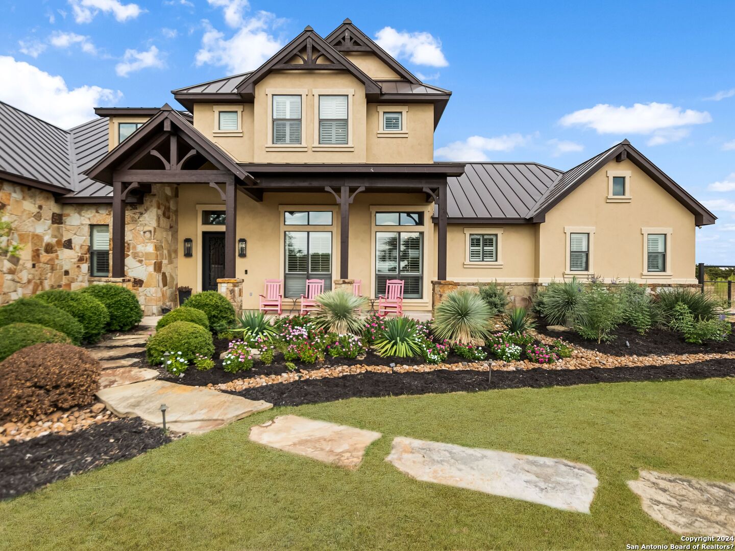 1087 Diamond Ridge