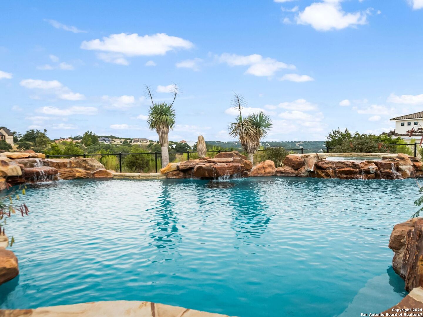1087 Diamond Ridge