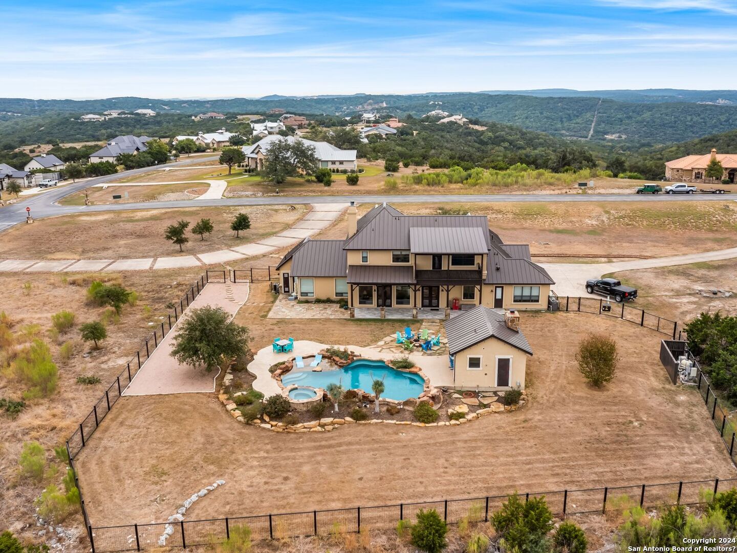 1087 Diamond Ridge
