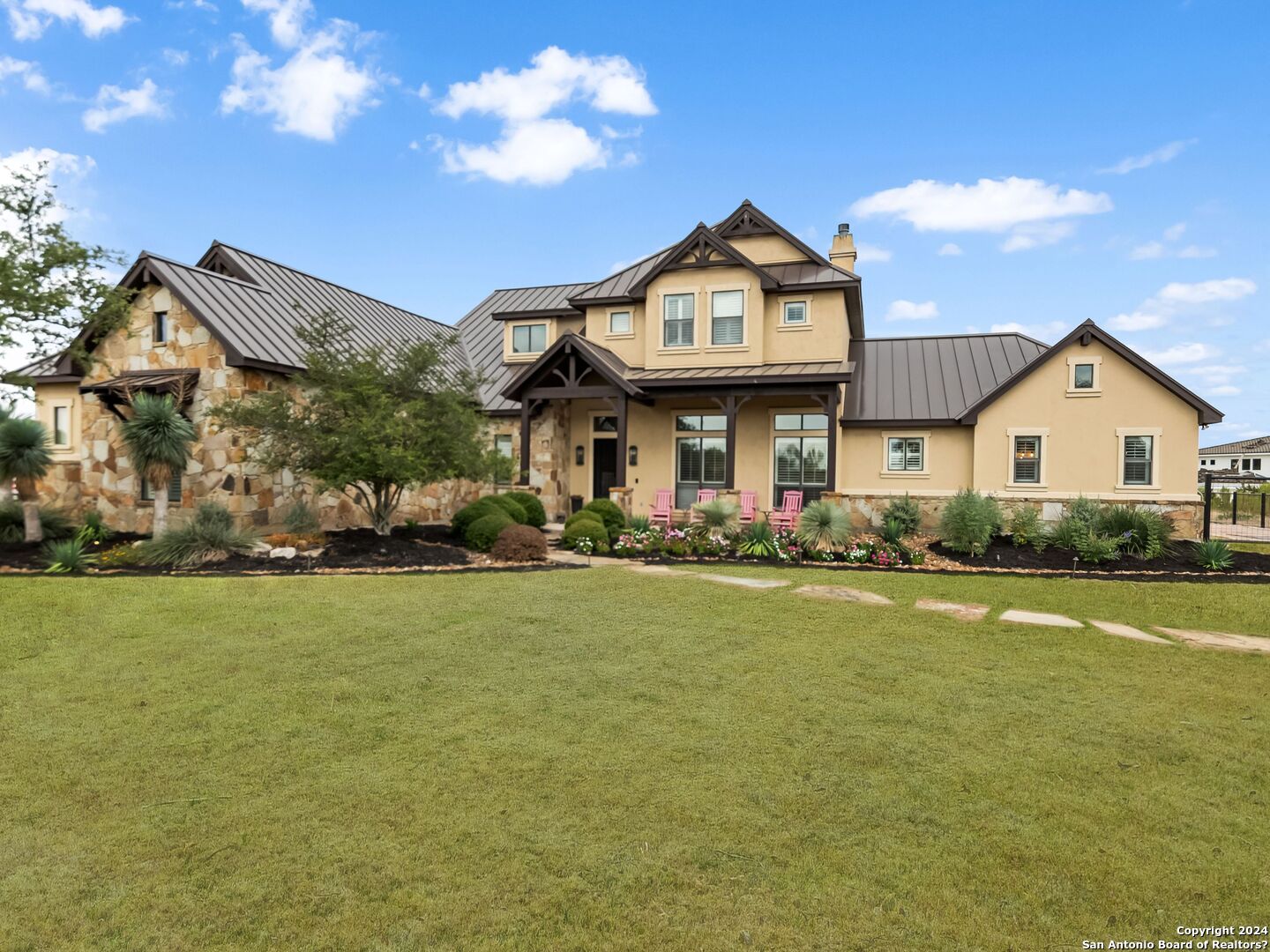 1087 Diamond Ridge