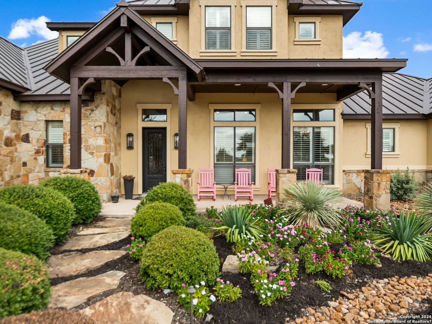 1087 Diamond Ridge