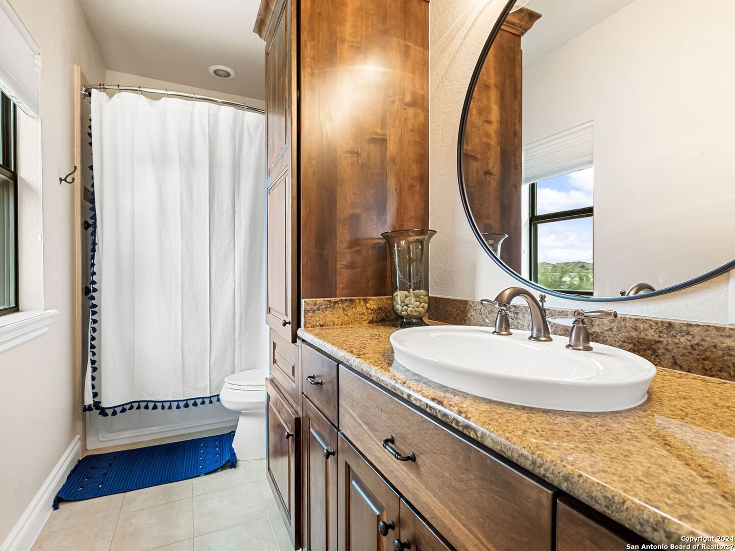 1087 Diamond Ridge