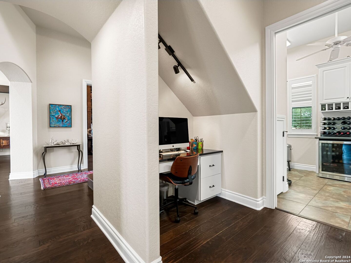1087 Diamond Ridge