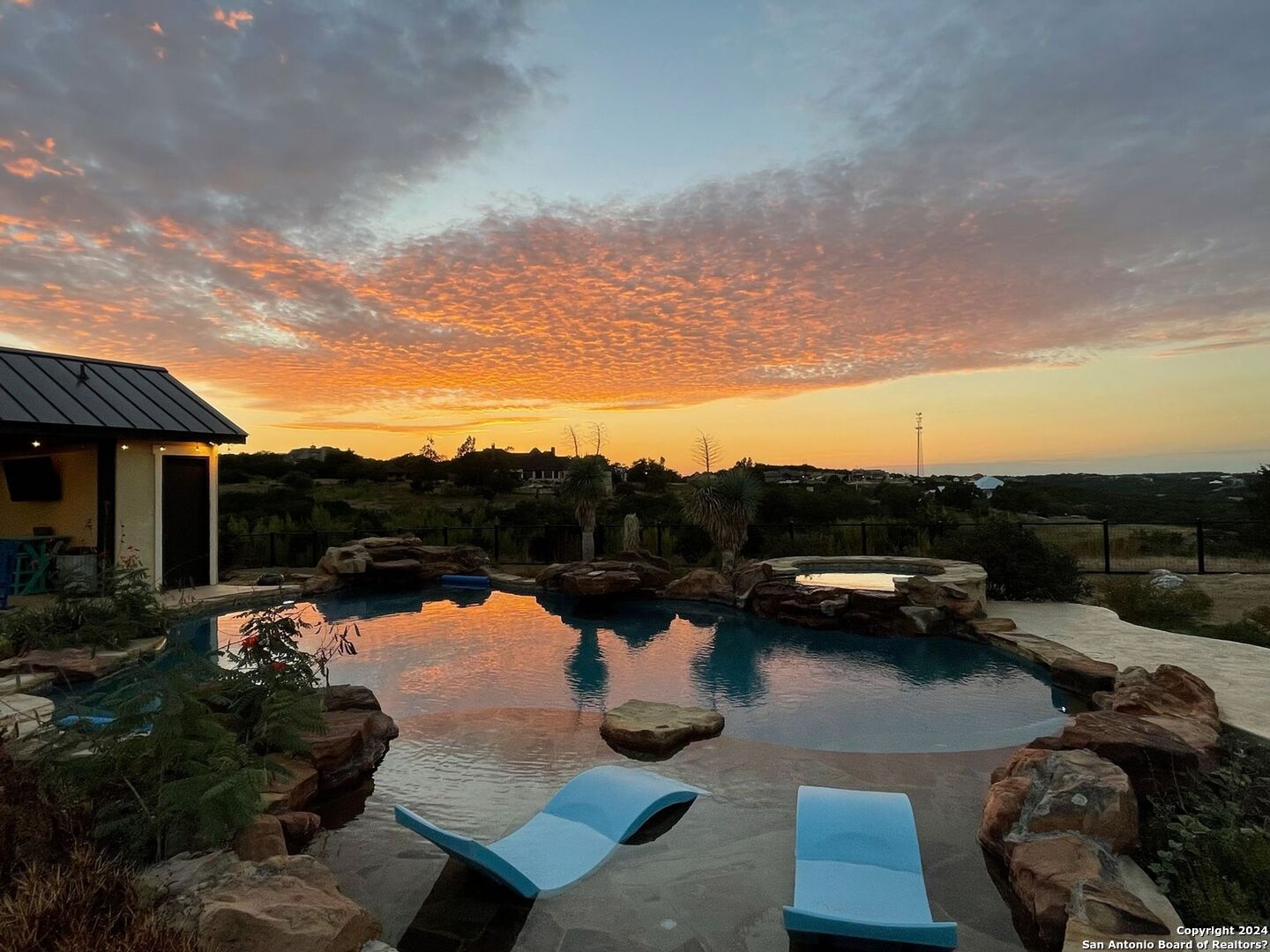 1087 Diamond Ridge