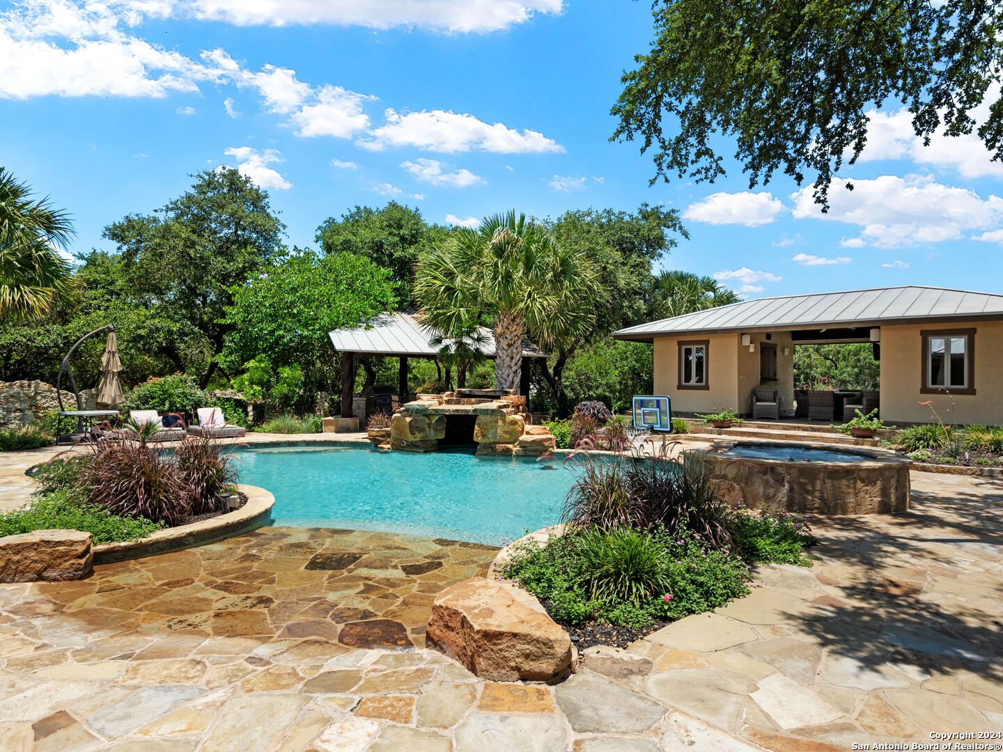 676 Long Meadows