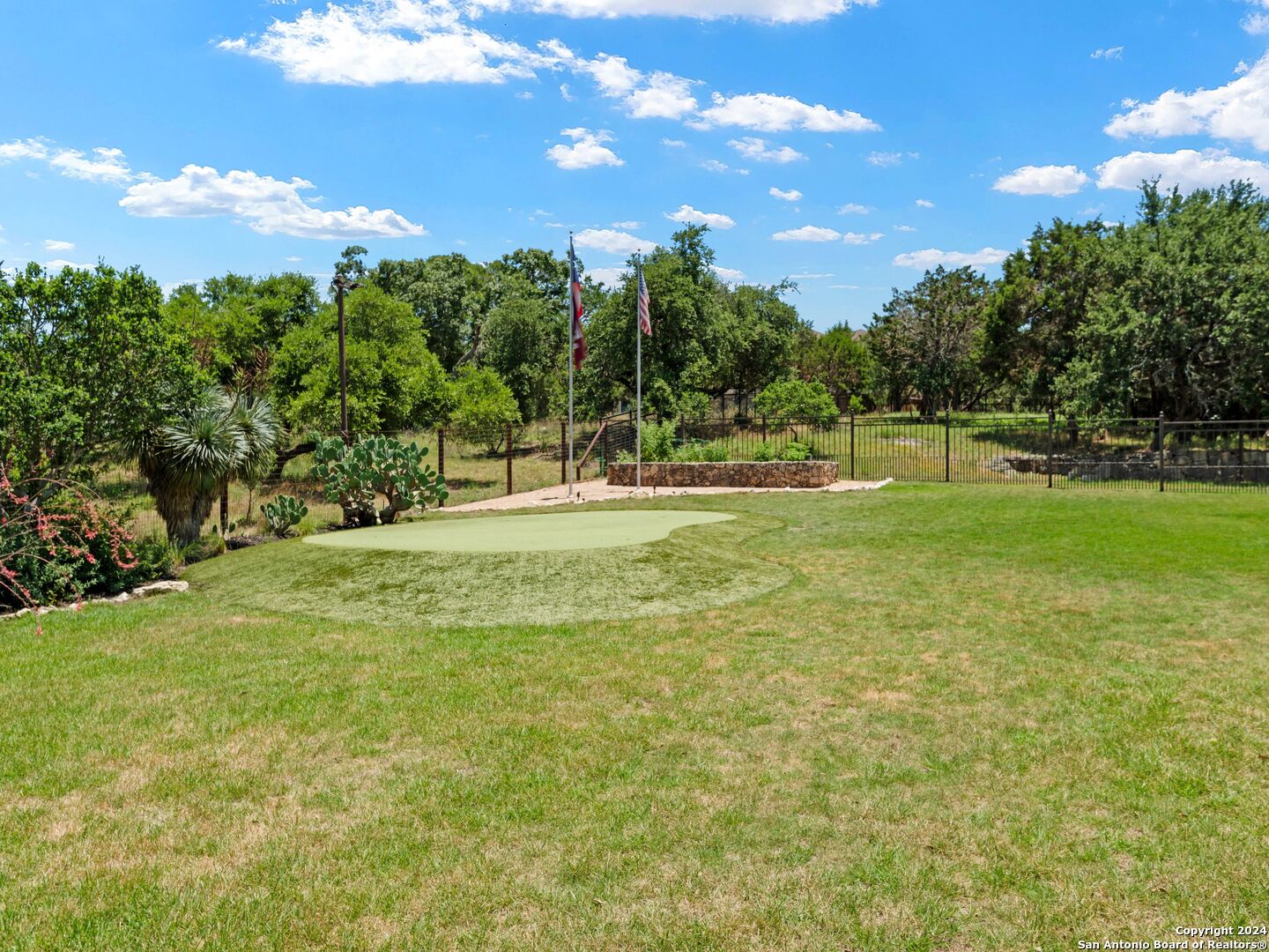 676 Long Meadows