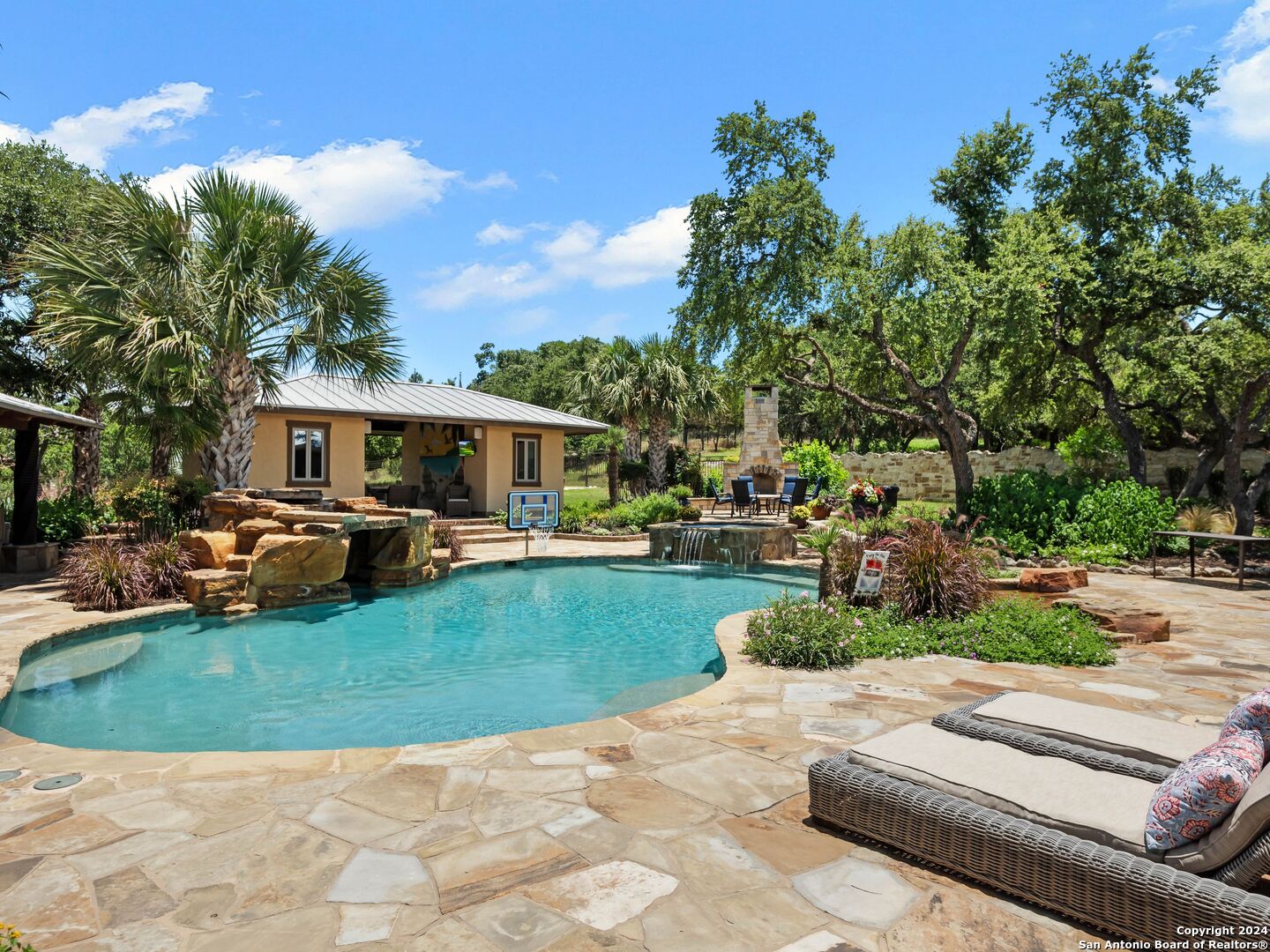 676 Long Meadows