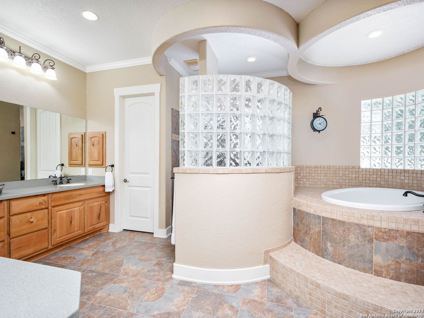 676 Long Meadows