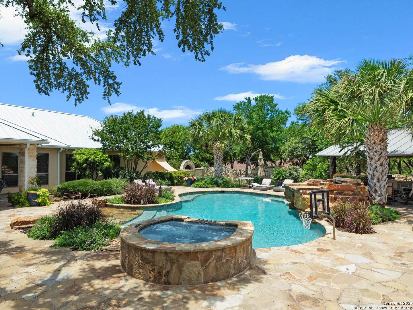 676 Long Meadows