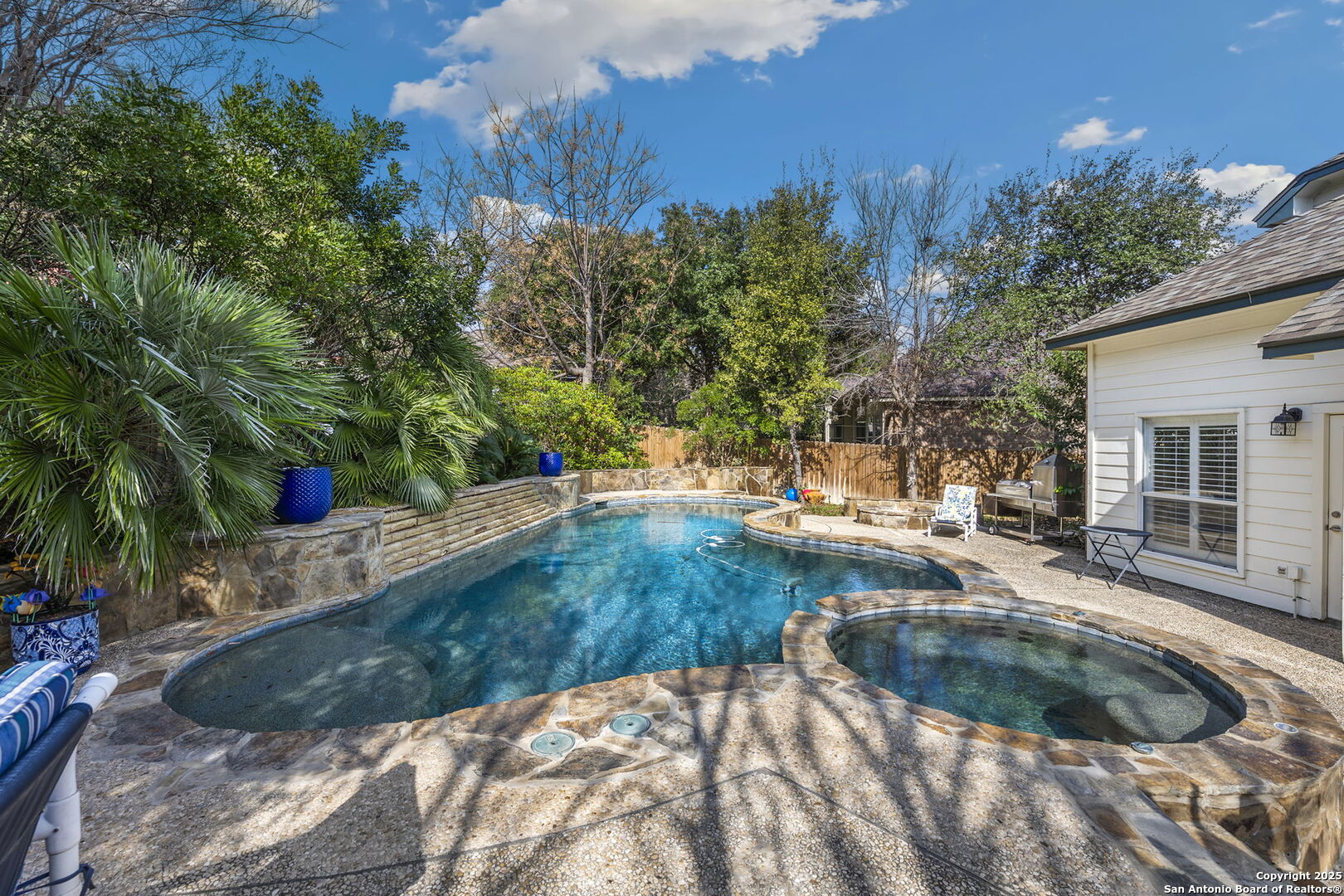 55 SILVERHORN DR