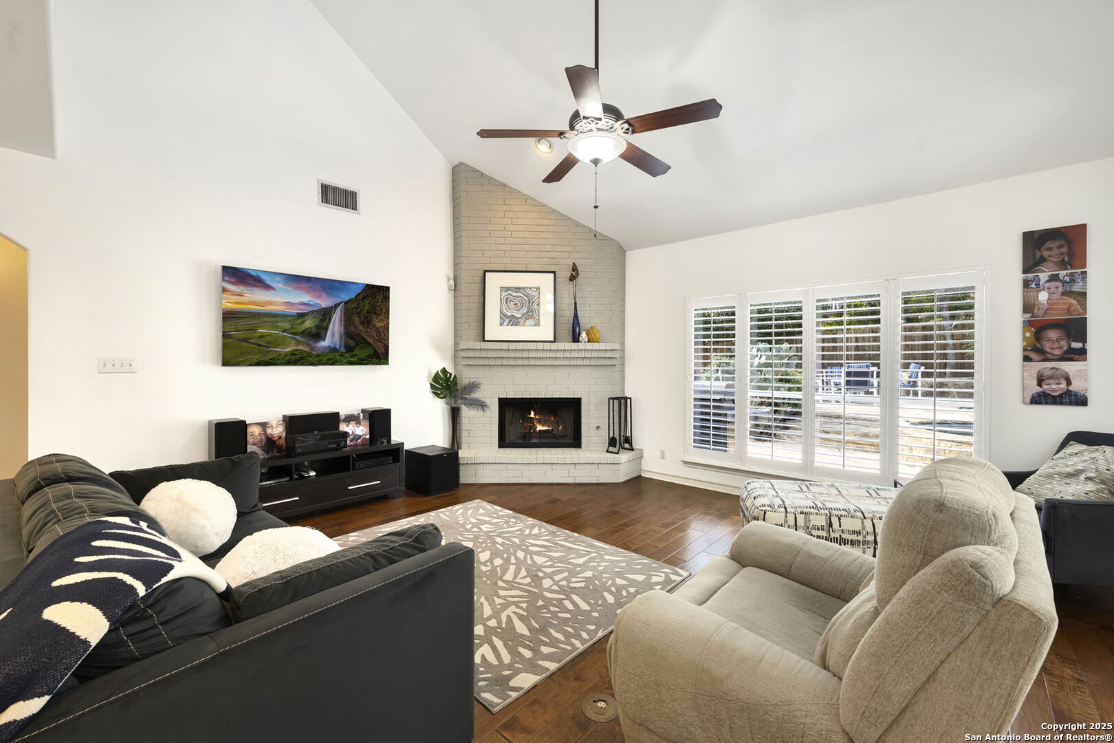 55 SILVERHORN DR