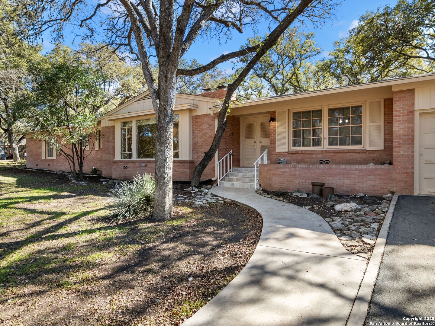 306 ZORNIA DR