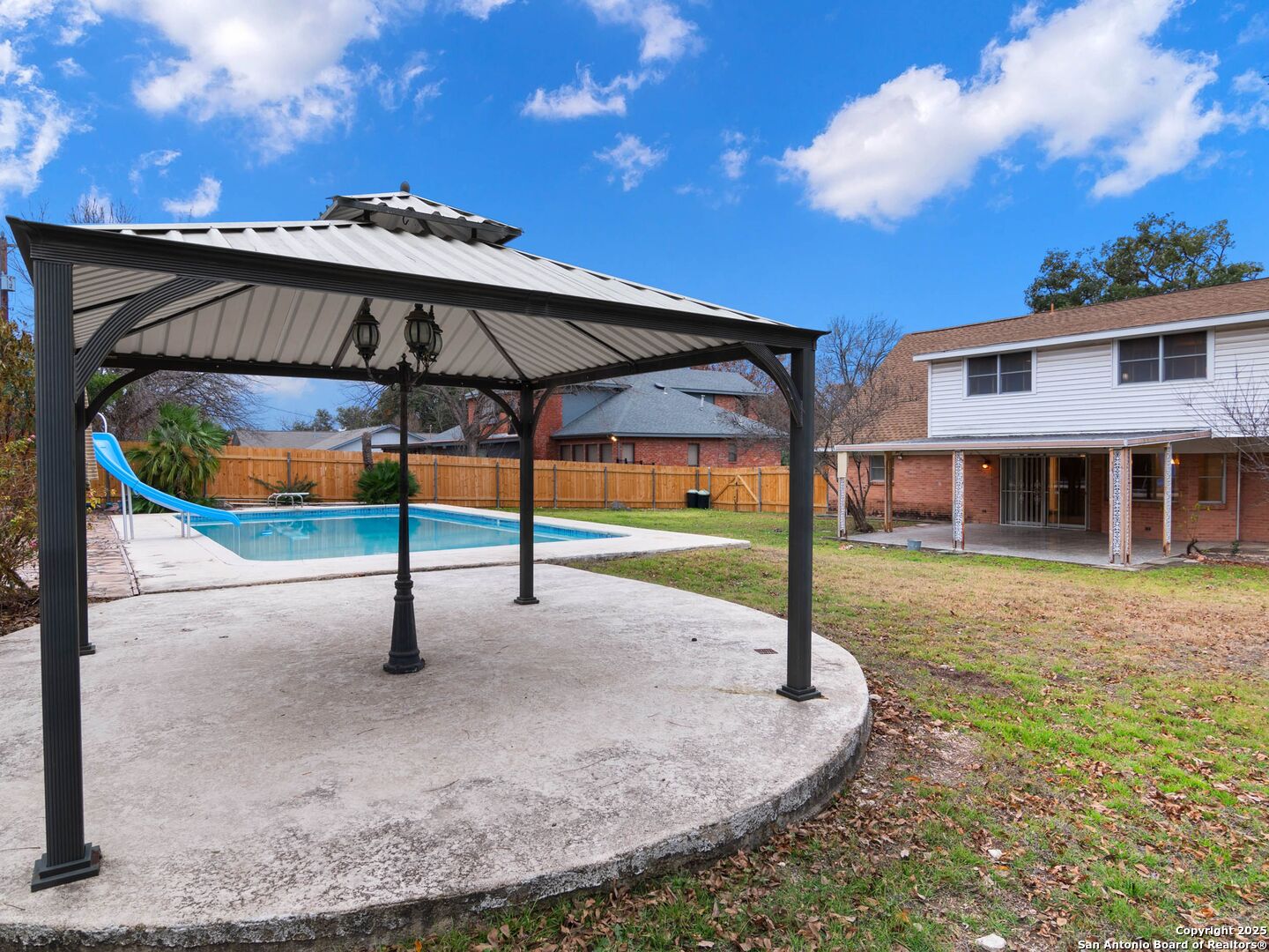 340 TOWNE VUE DR
