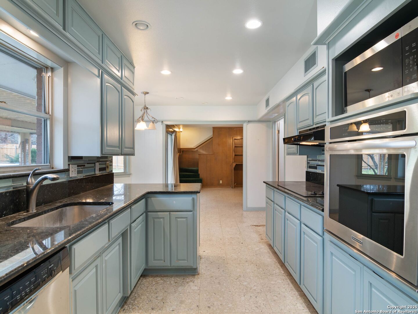 340 TOWNE VUE DR