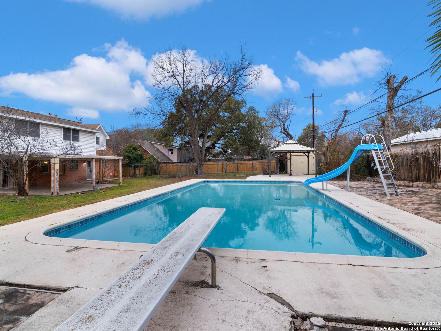 340 TOWNE VUE DR