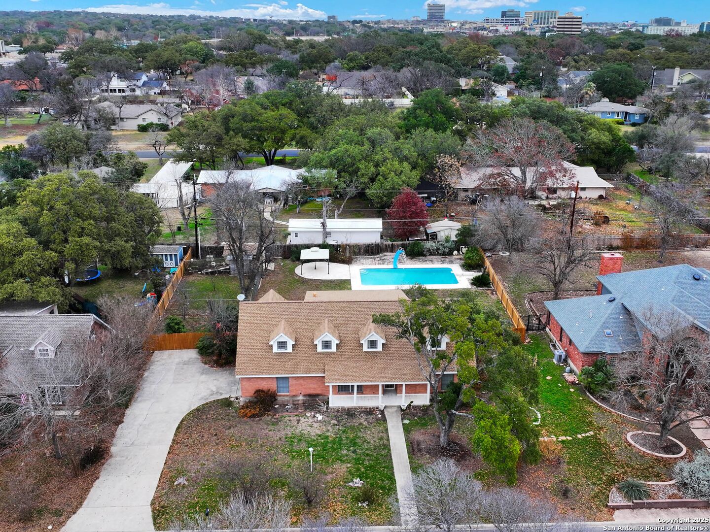 340 TOWNE VUE DR
