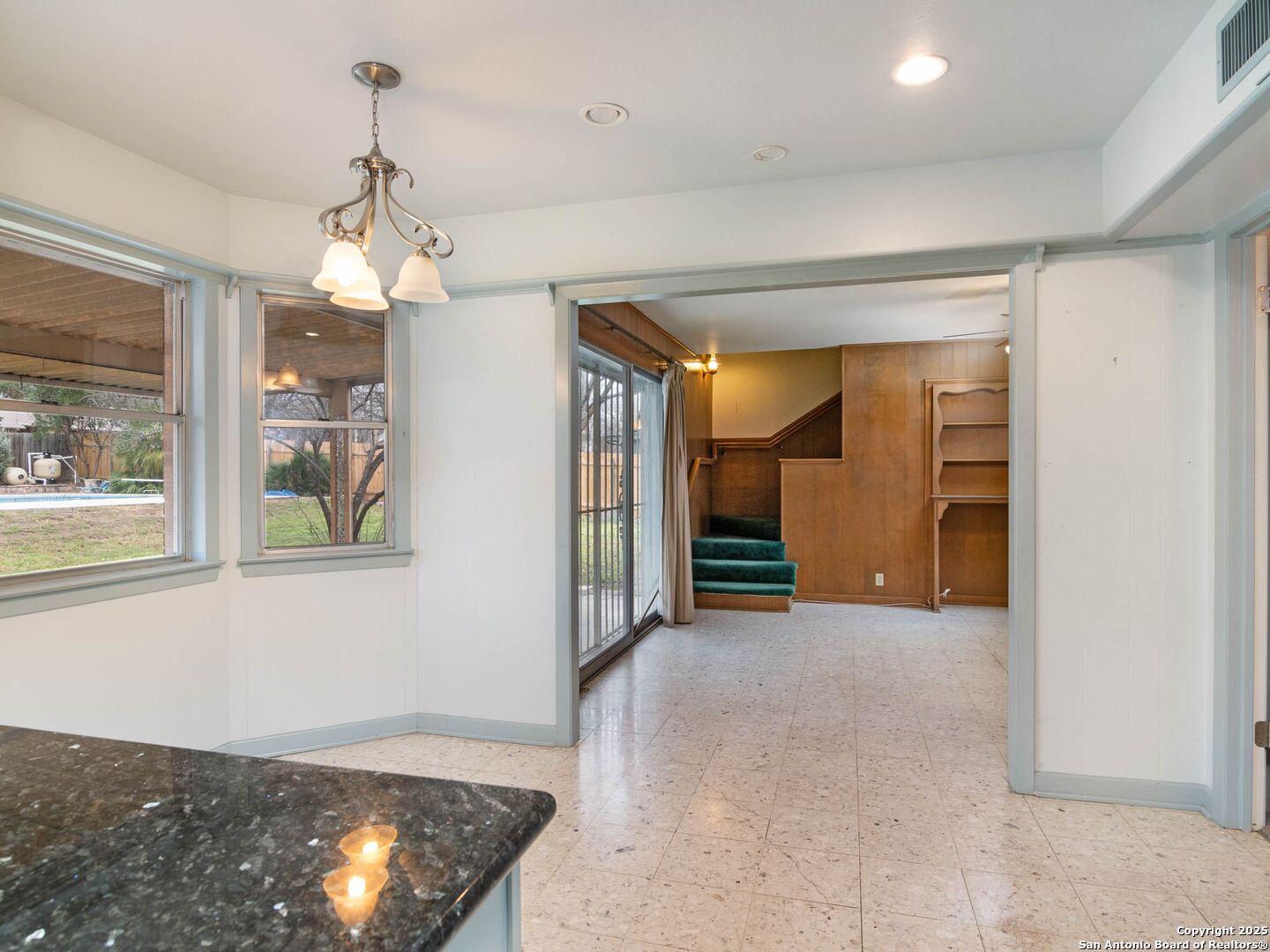 340 TOWNE VUE DR