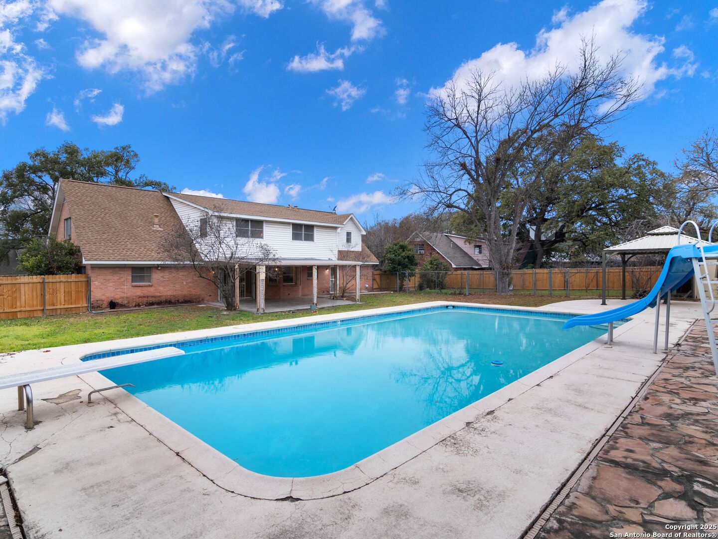 340 TOWNE VUE DR