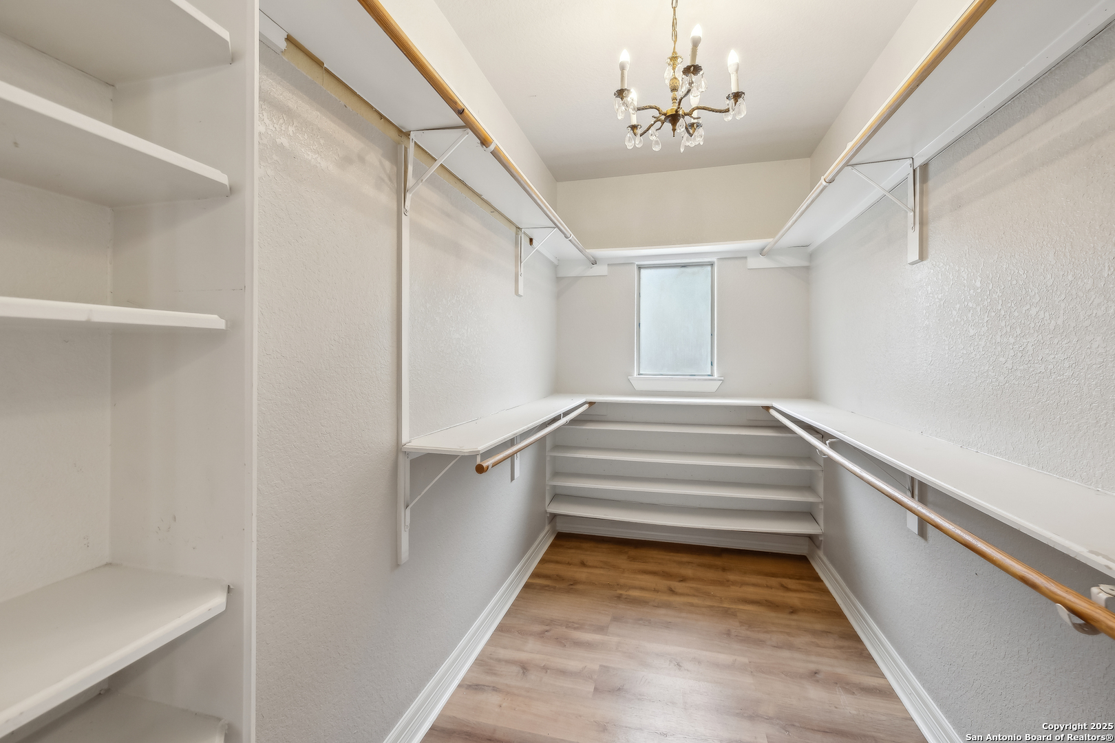 409 ENGLISH OAKS CIR