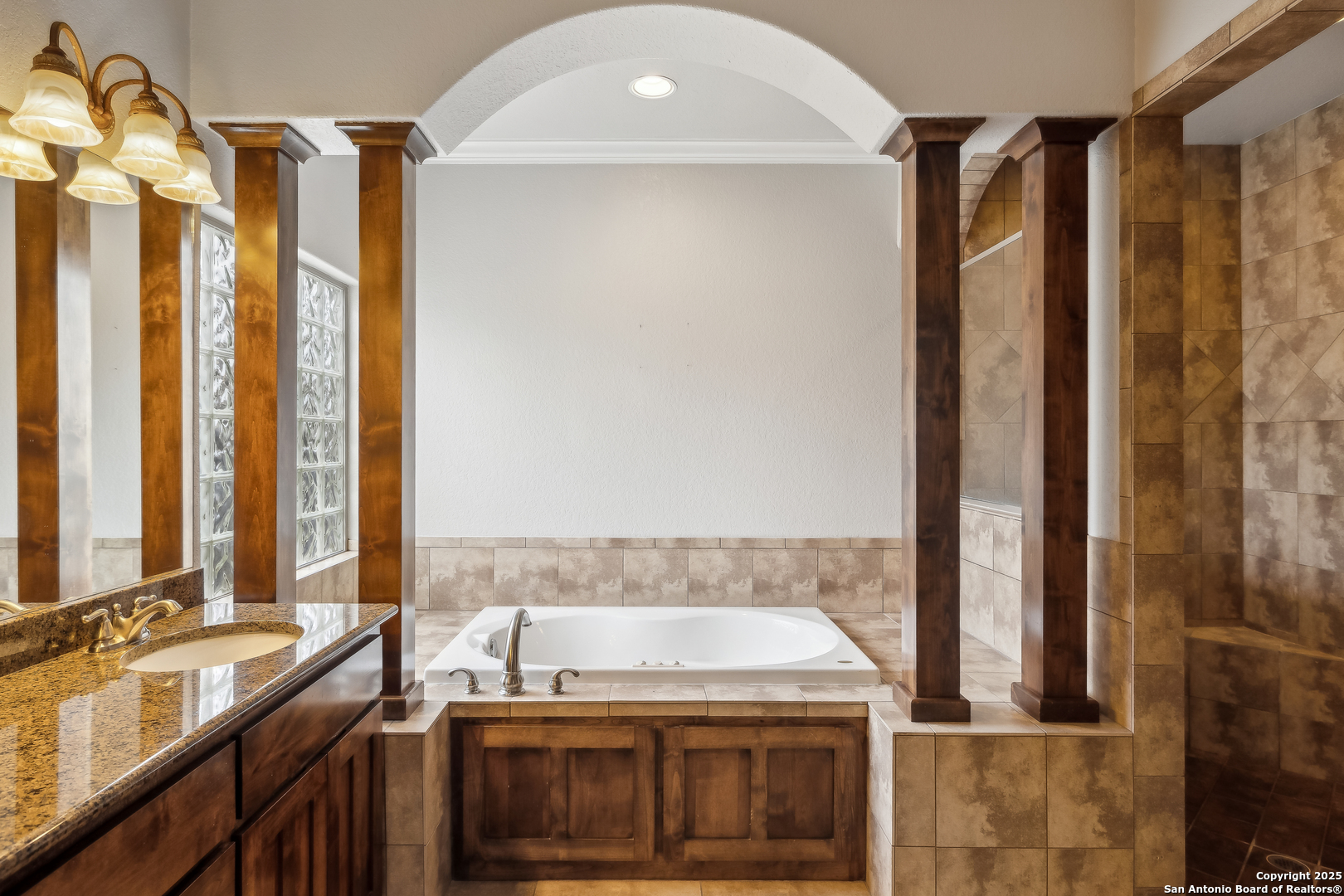409 ENGLISH OAKS CIR