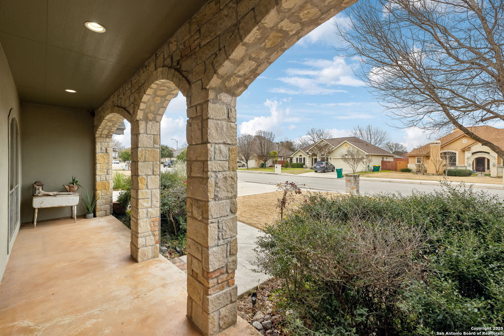 409 ENGLISH OAKS CIR