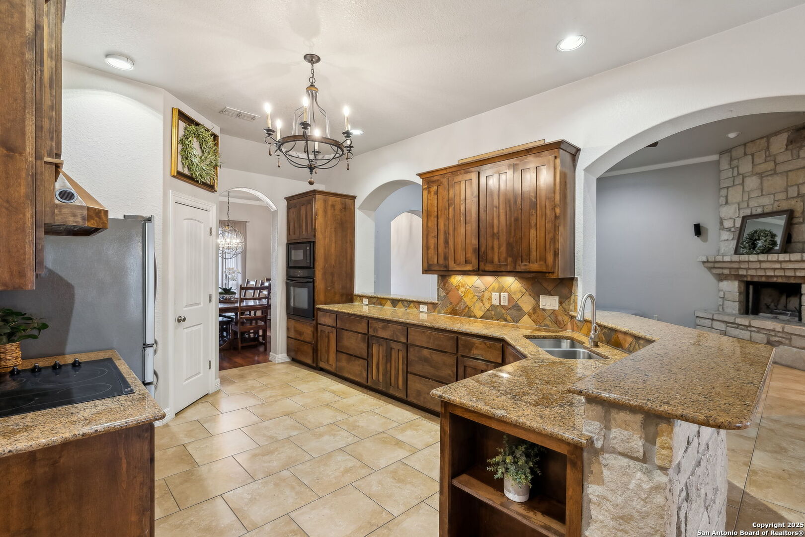 409 ENGLISH OAKS CIR