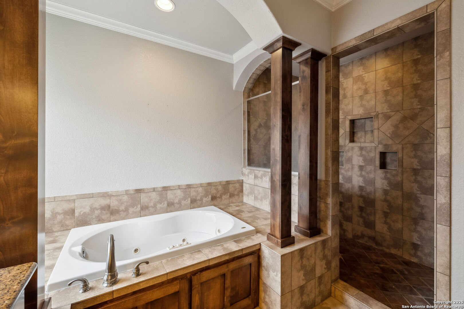 409 ENGLISH OAKS CIR
