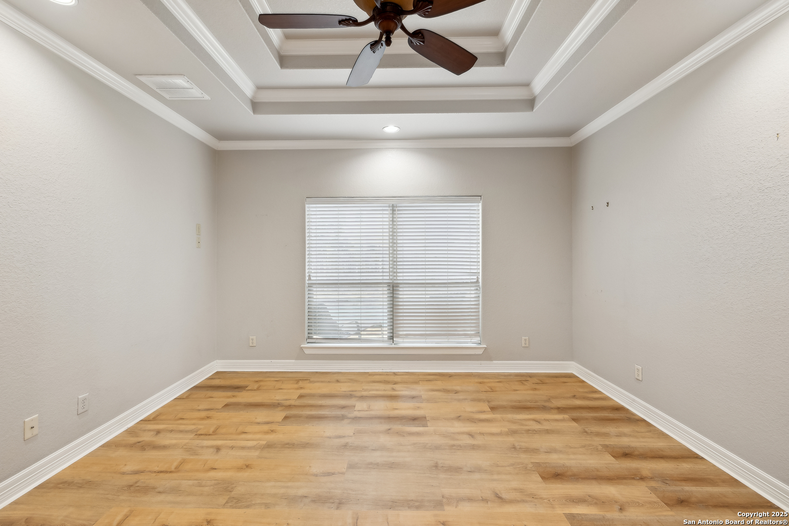 409 ENGLISH OAKS CIR