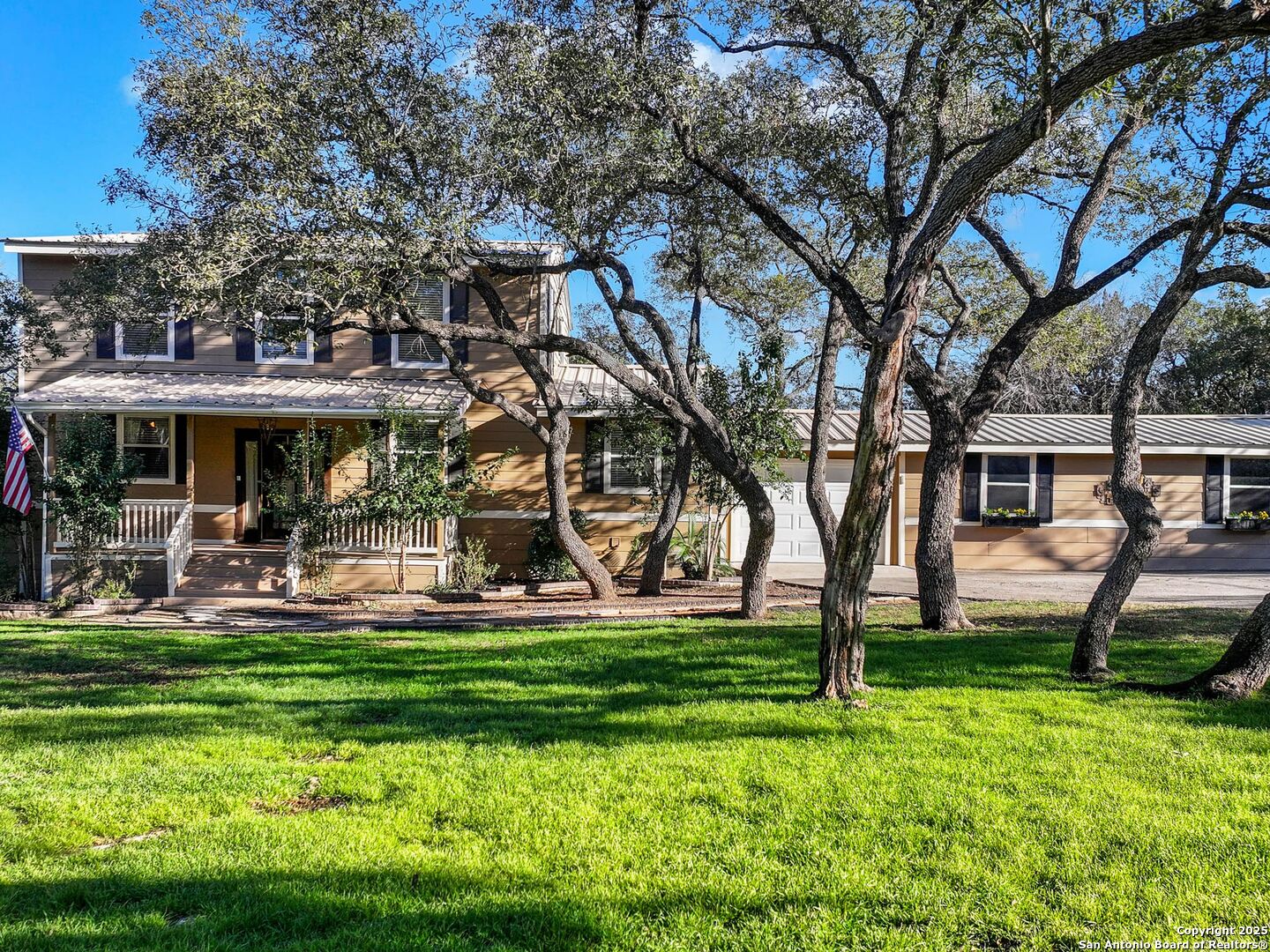 12422 PETITE AVE