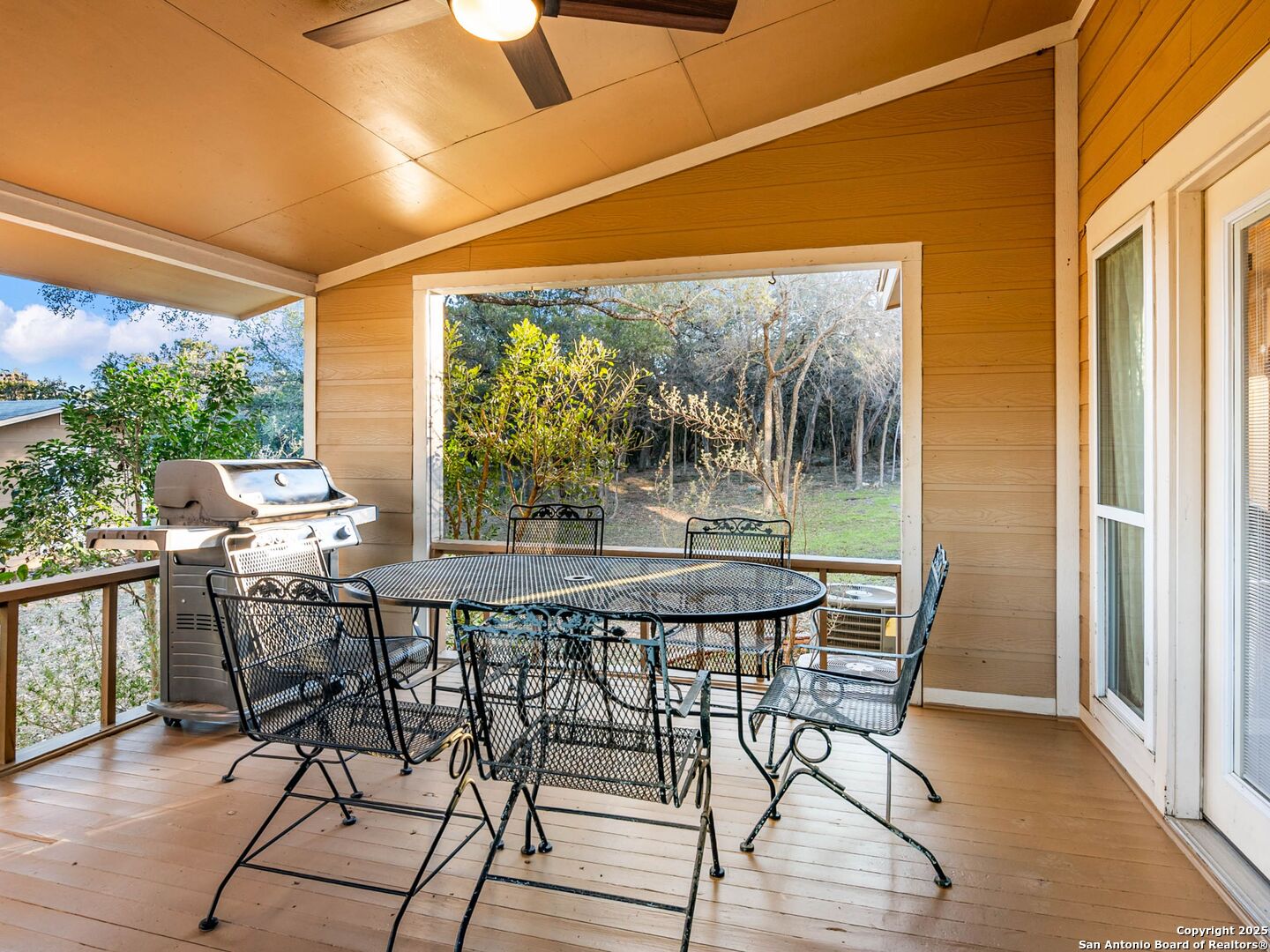 12422 PETITE AVE