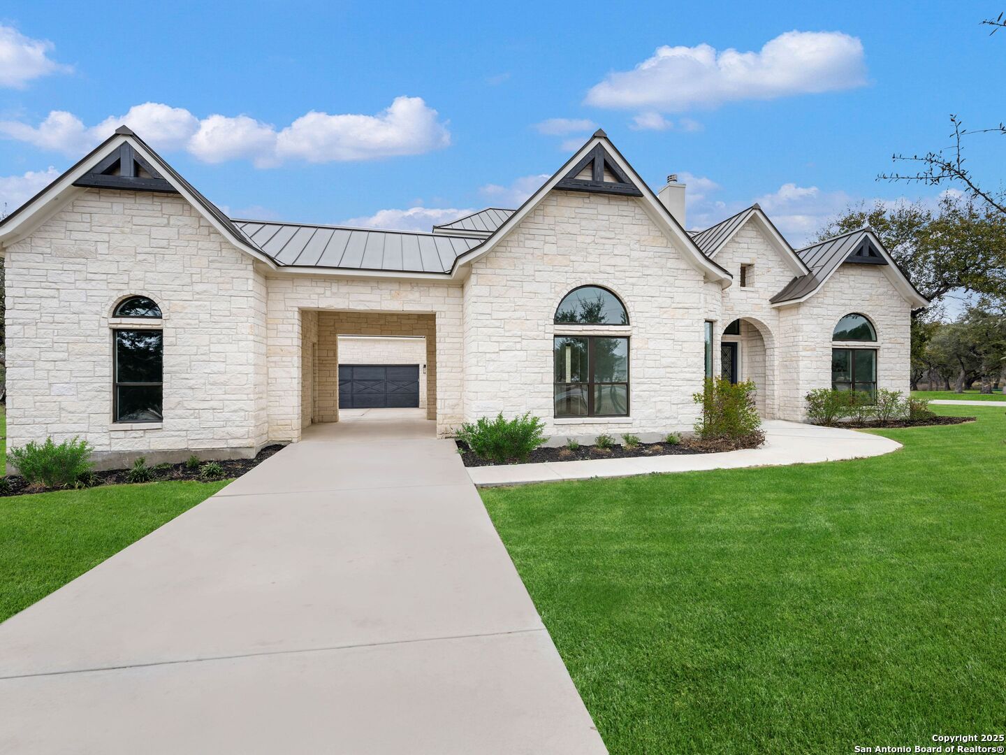 846 MAXIMINO RIDGE RD