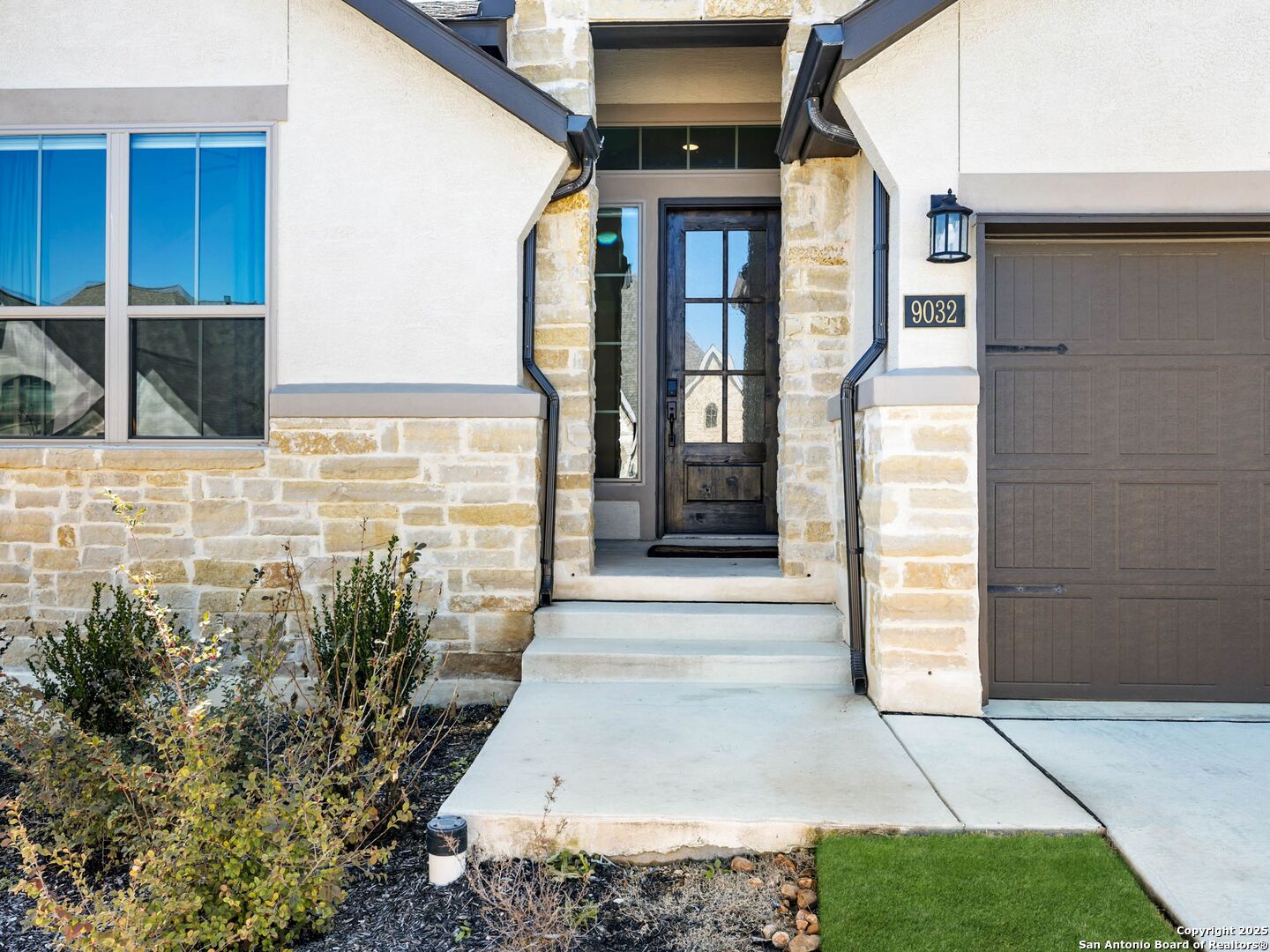 9032 Beacon Ridge