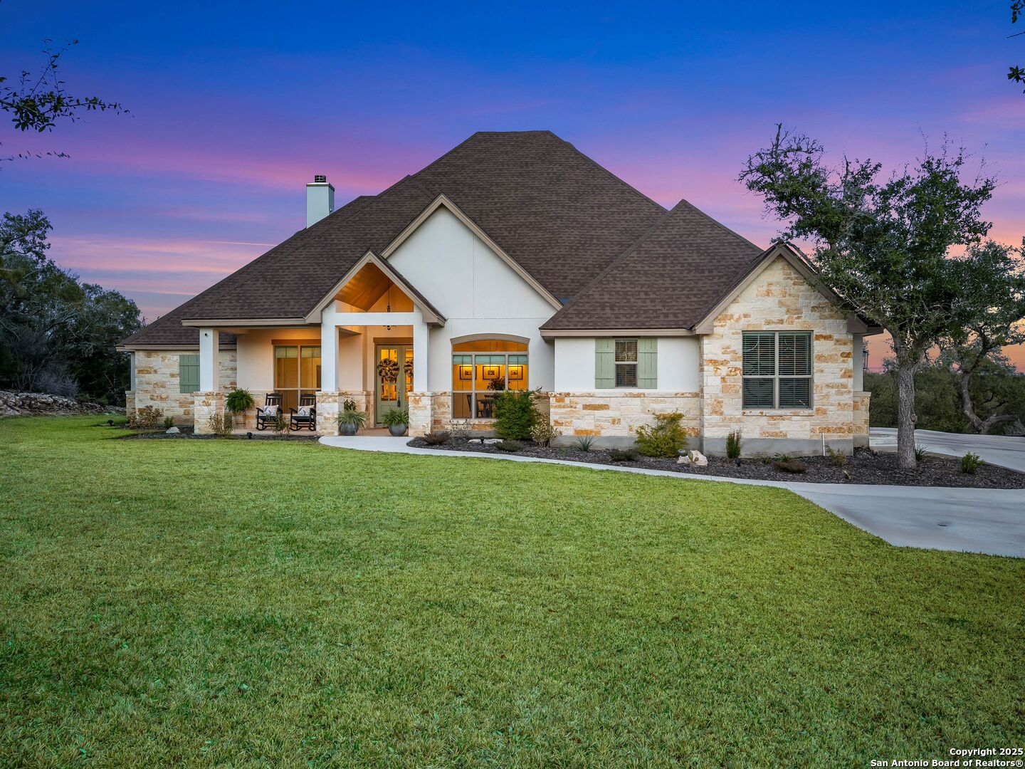 2221 Cascada Parkway