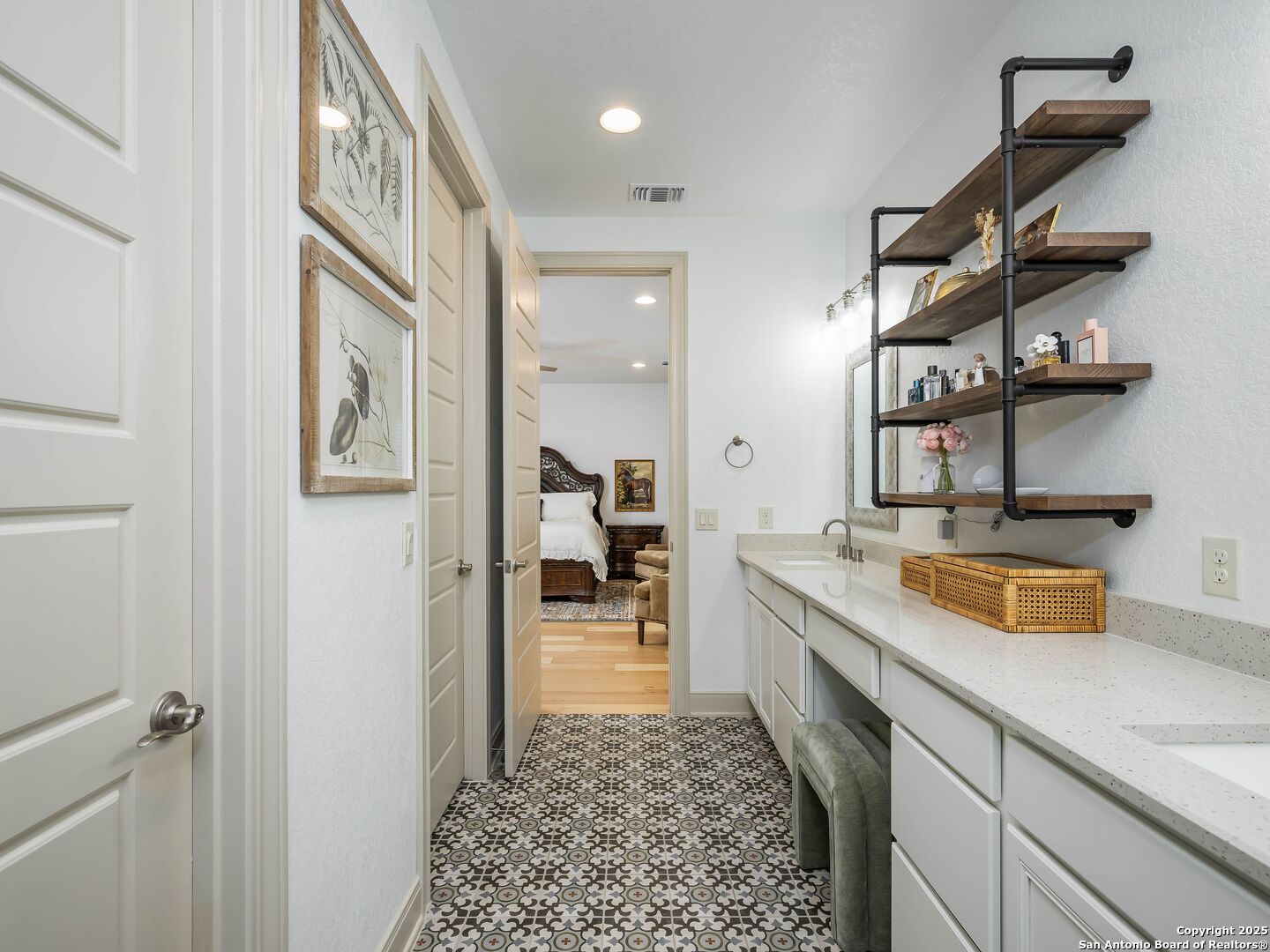 2221 Cascada Parkway