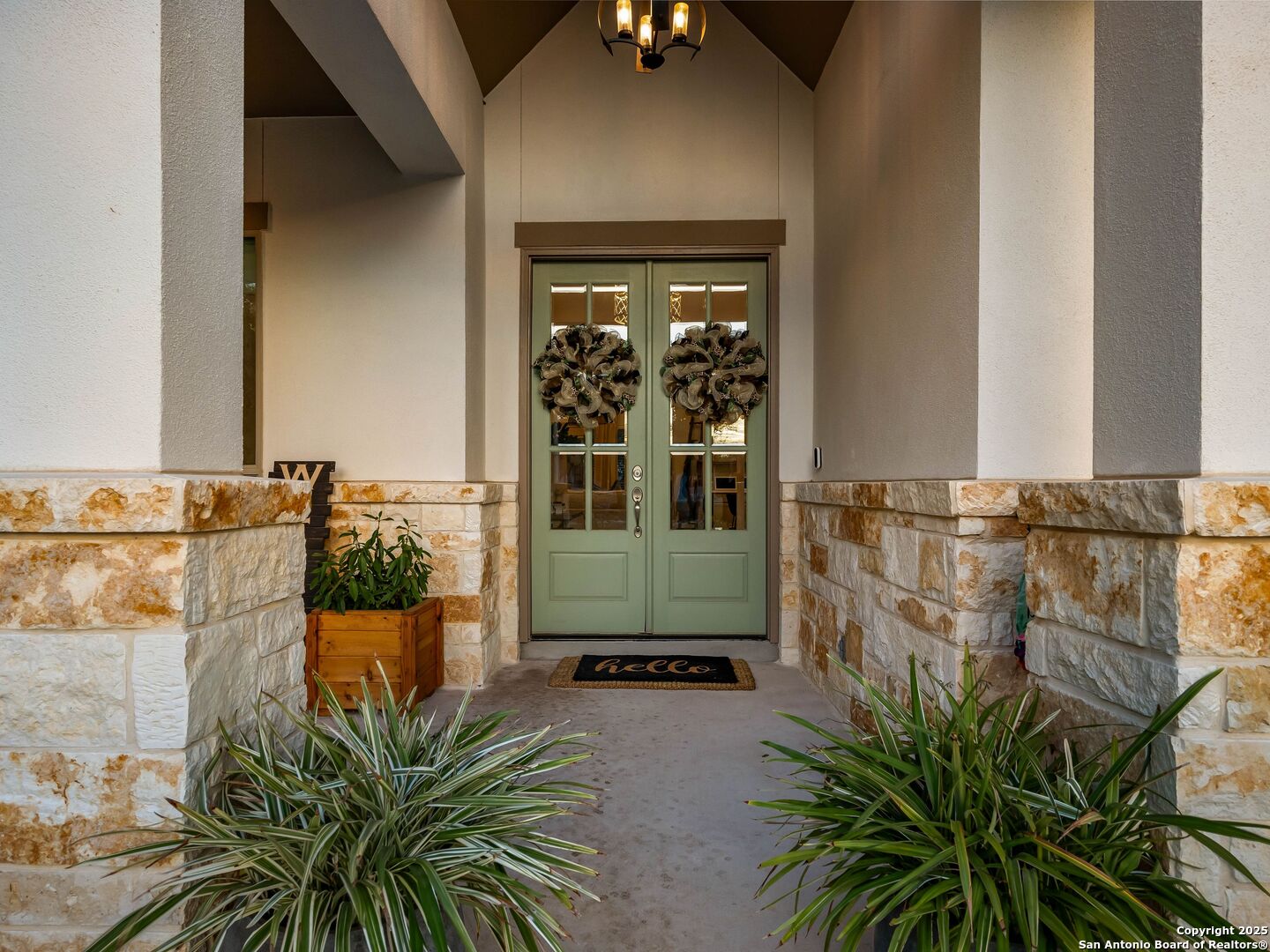 2221 Cascada Parkway