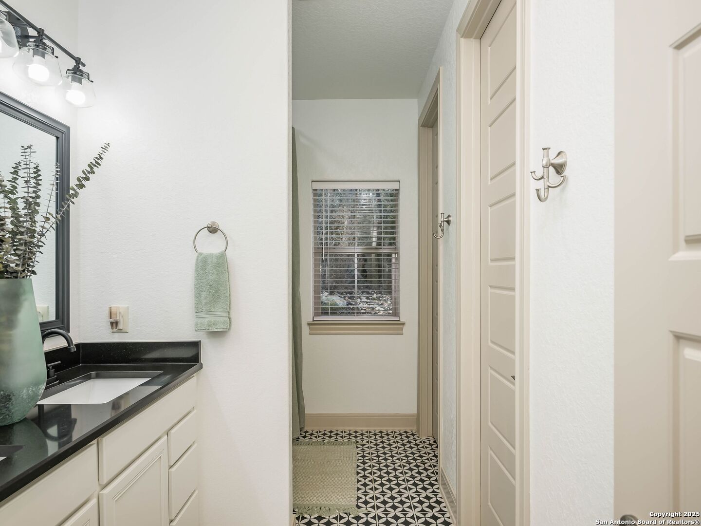 2221 Cascada Parkway
