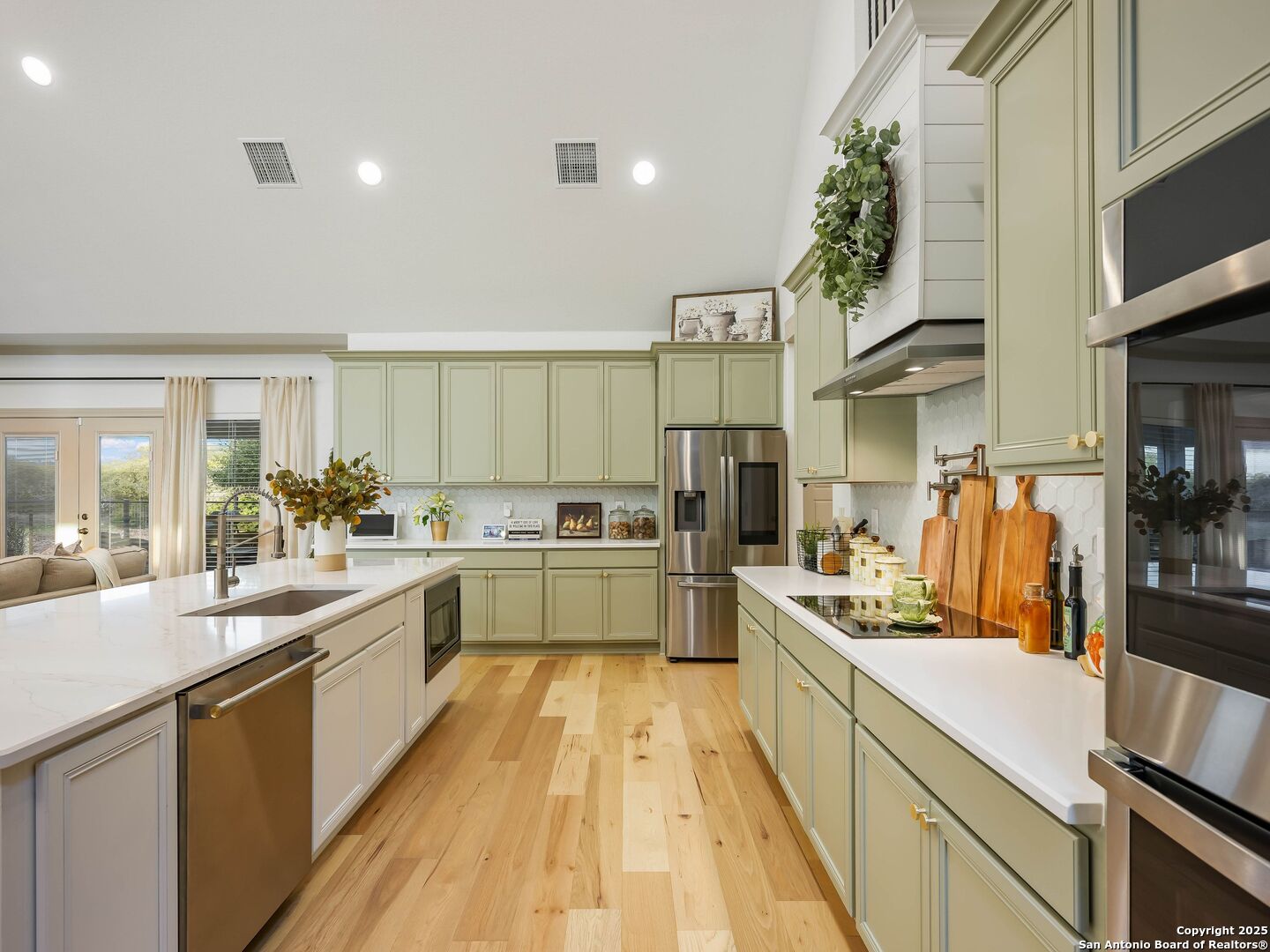 2221 Cascada Parkway