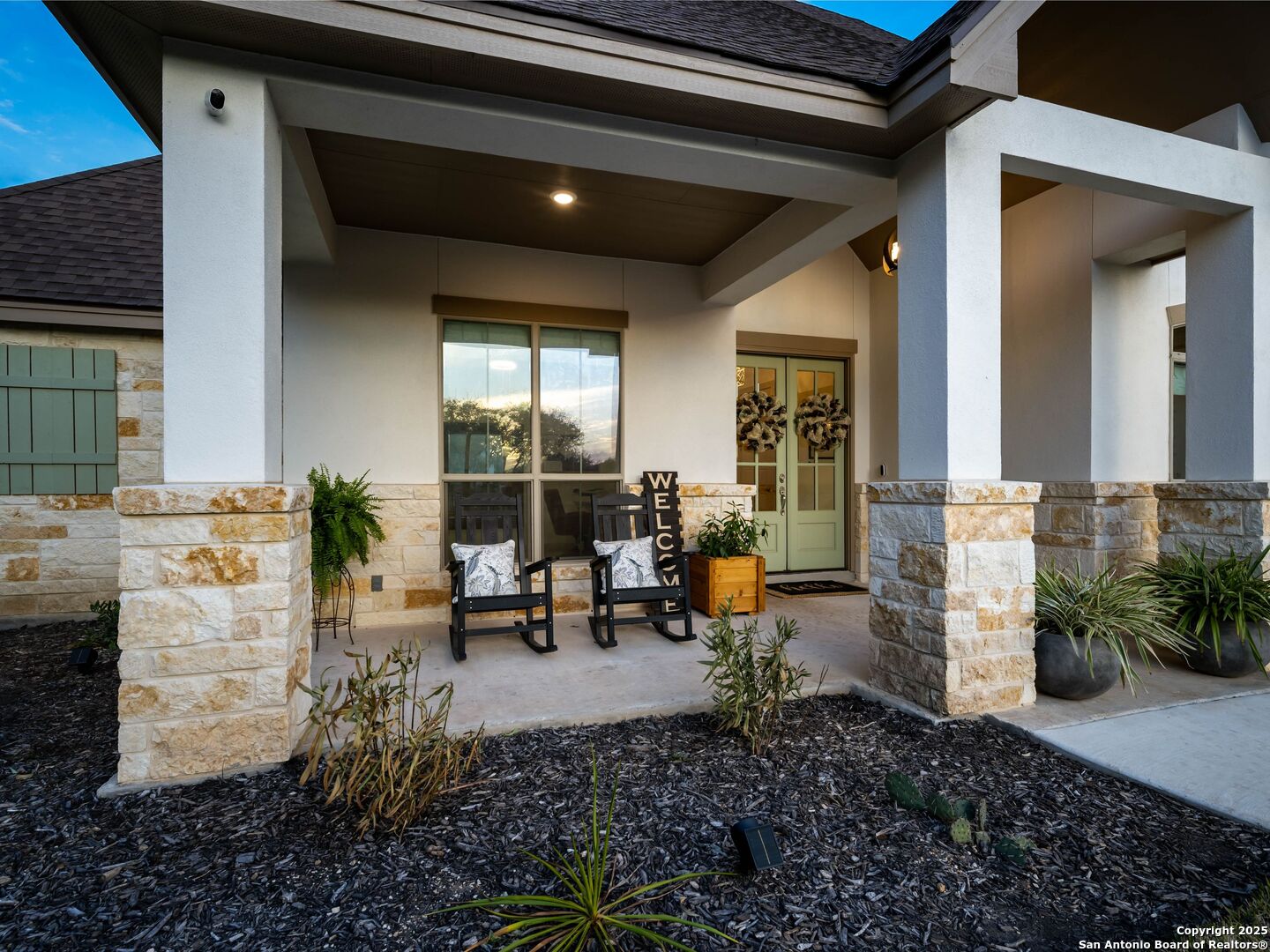 2221 Cascada Parkway