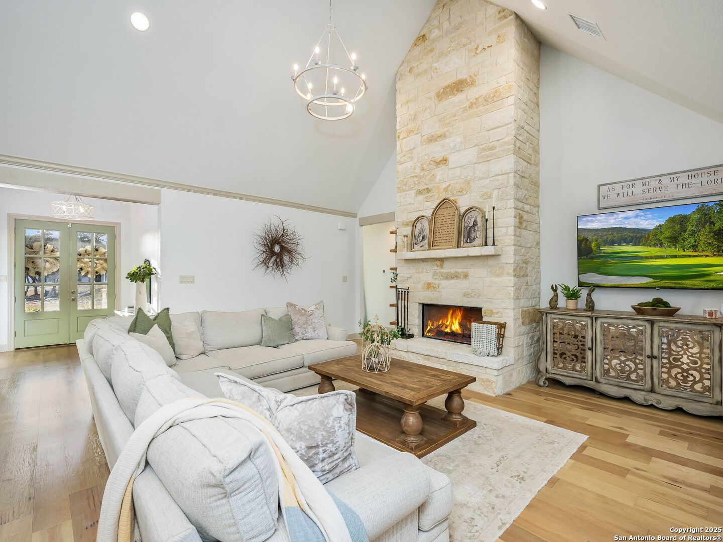 2221 Cascada Parkway