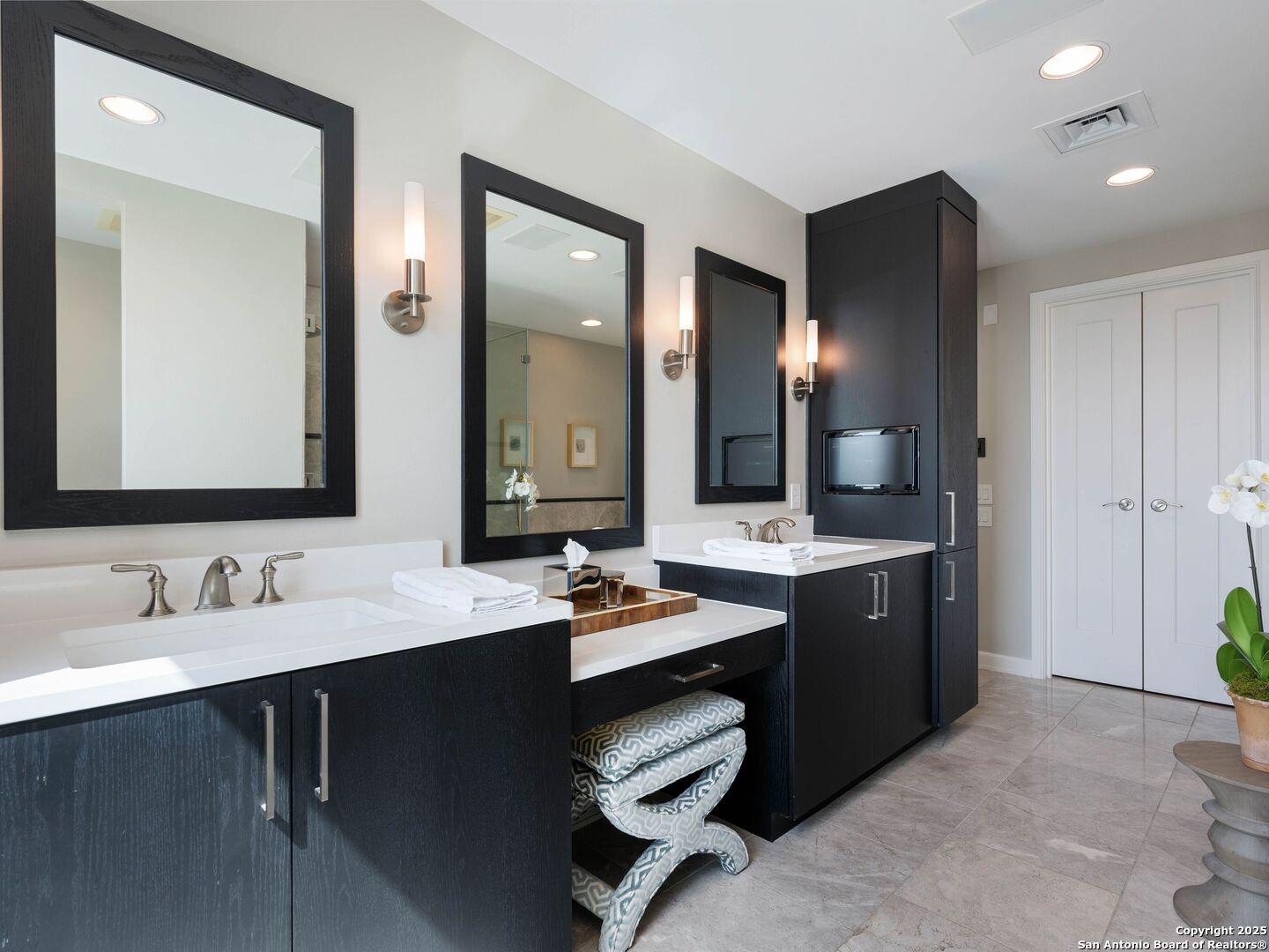 4242 Broadway 303