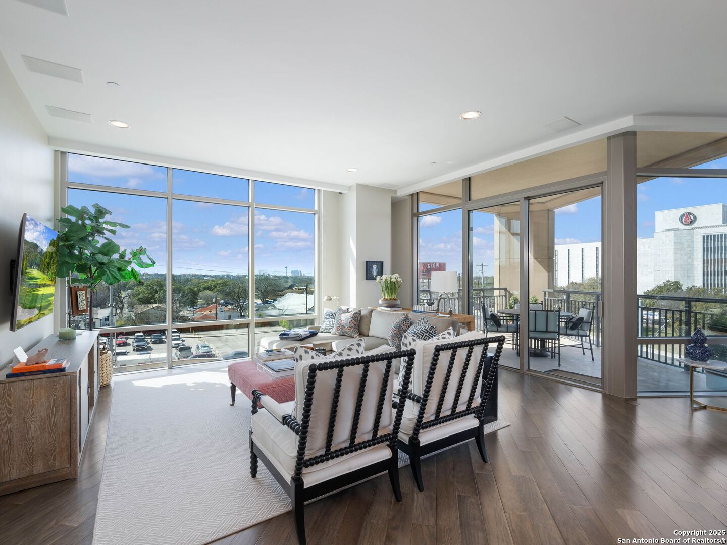 4242 Broadway 303
