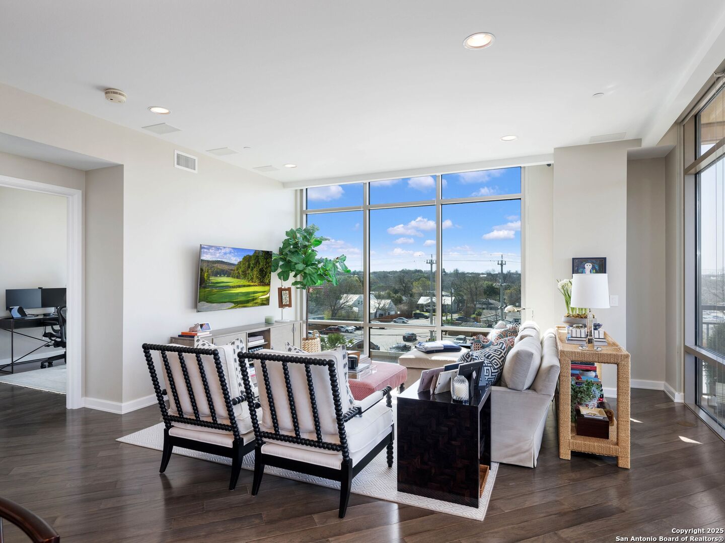 4242 Broadway 303