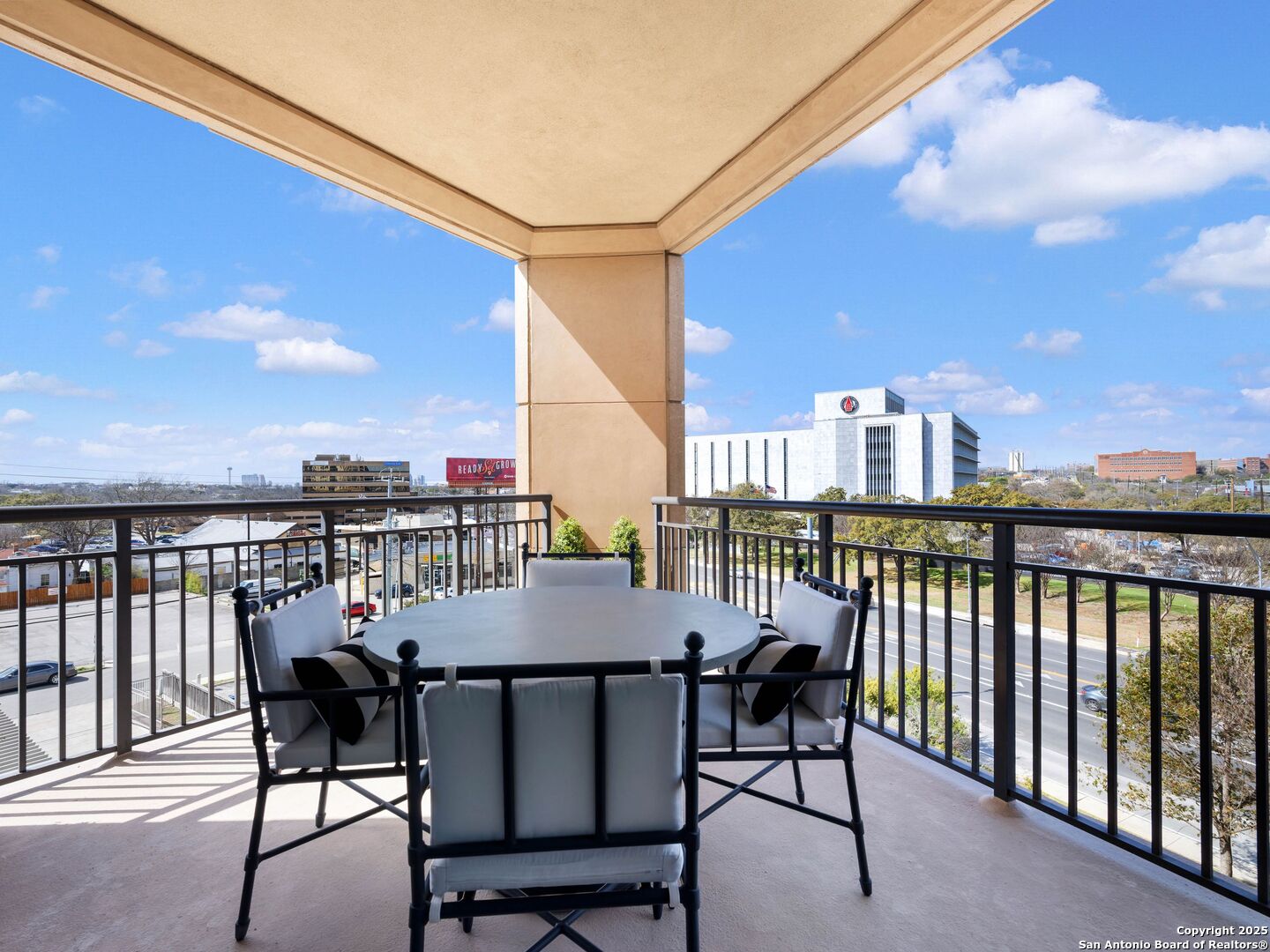 4242 Broadway 303