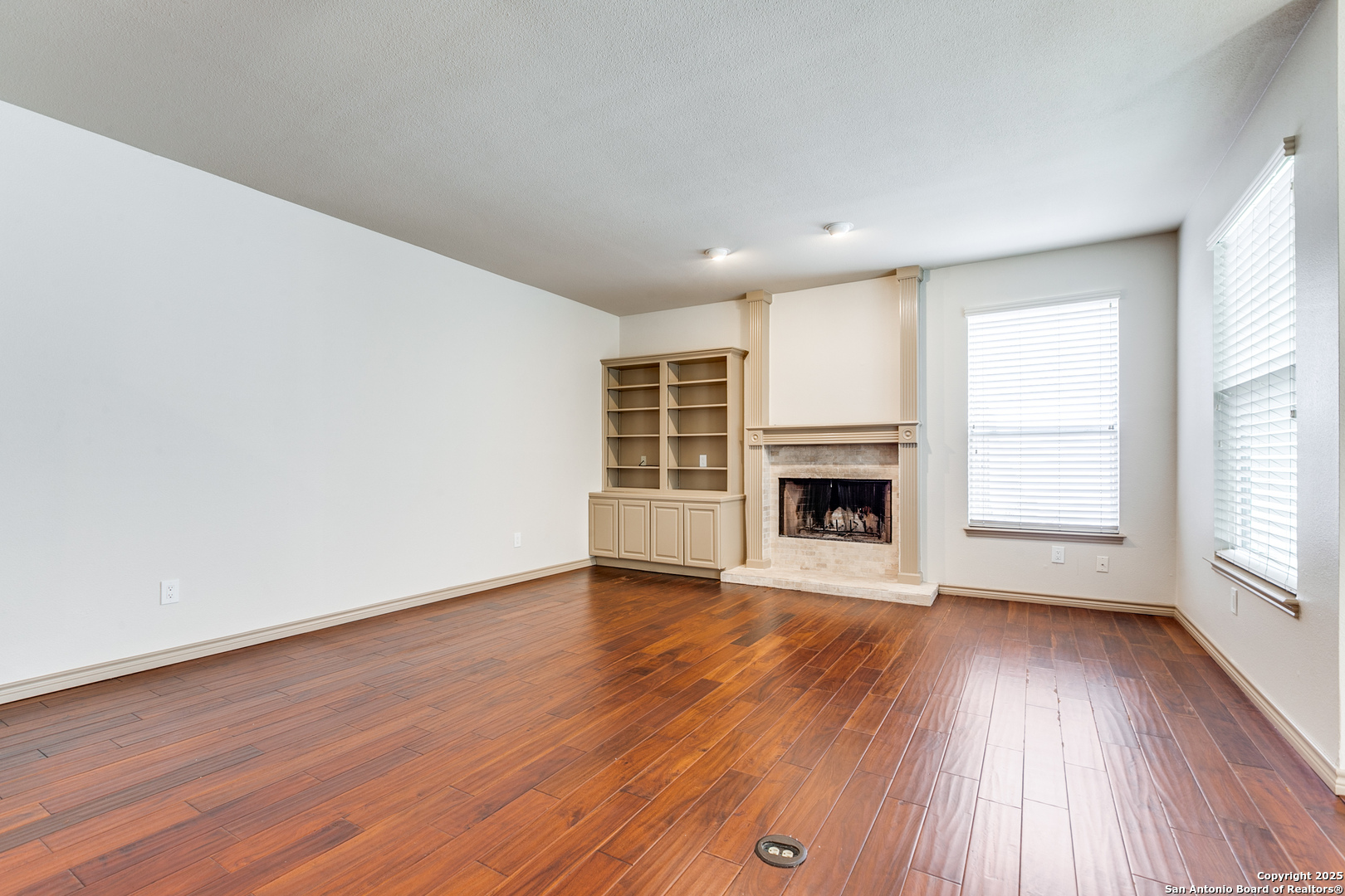 6841 Willow Oak