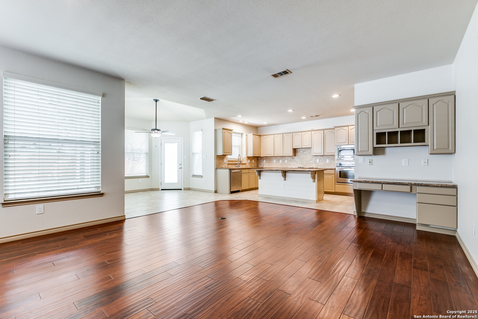 6841 Willow Oak