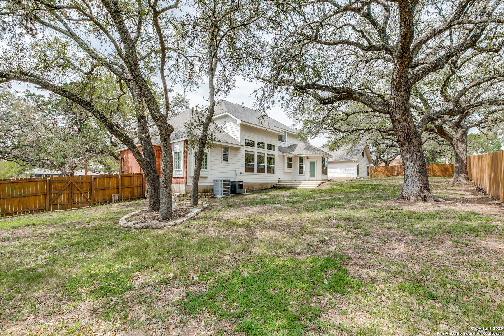 6841 Willow Oak