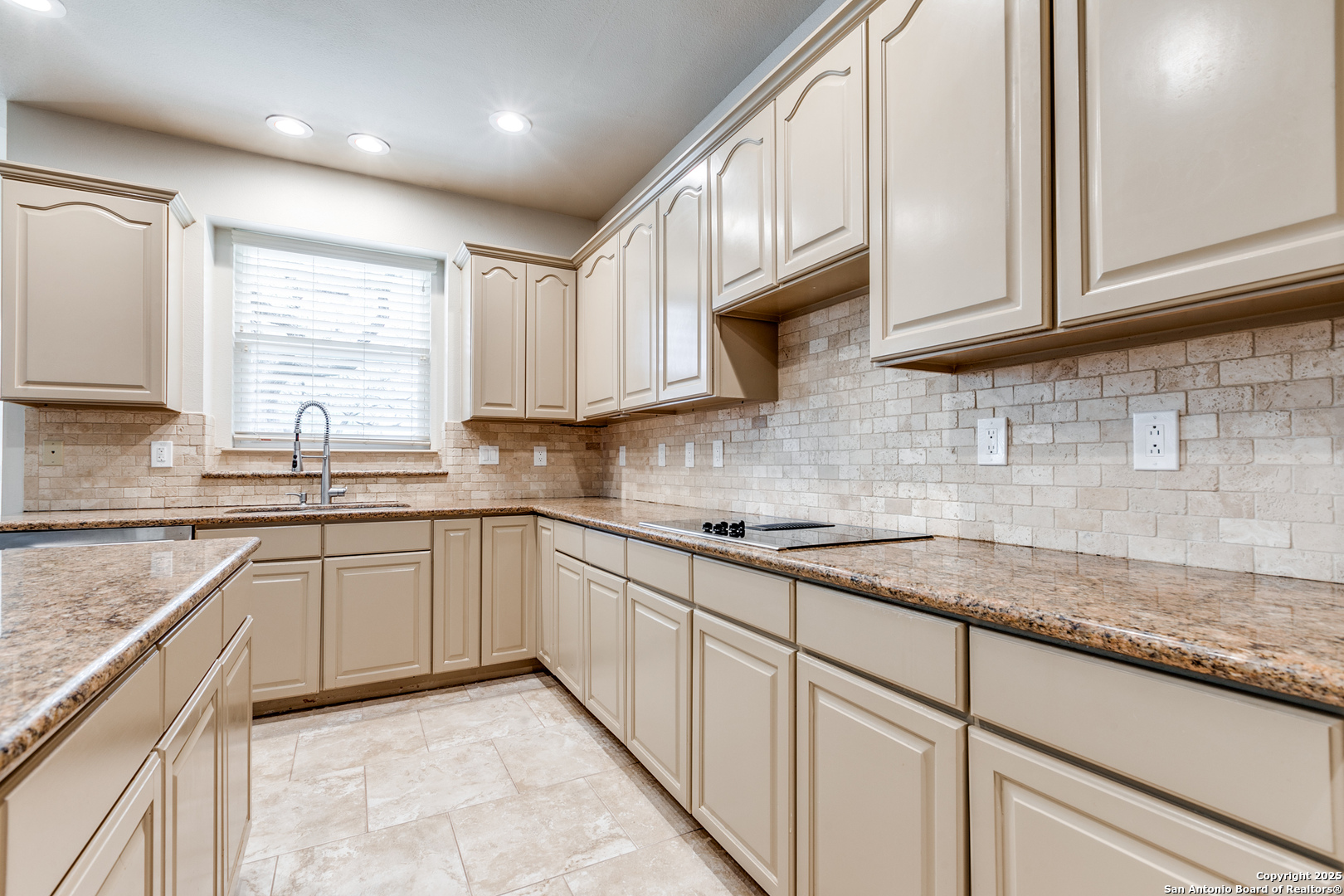 6841 Willow Oak