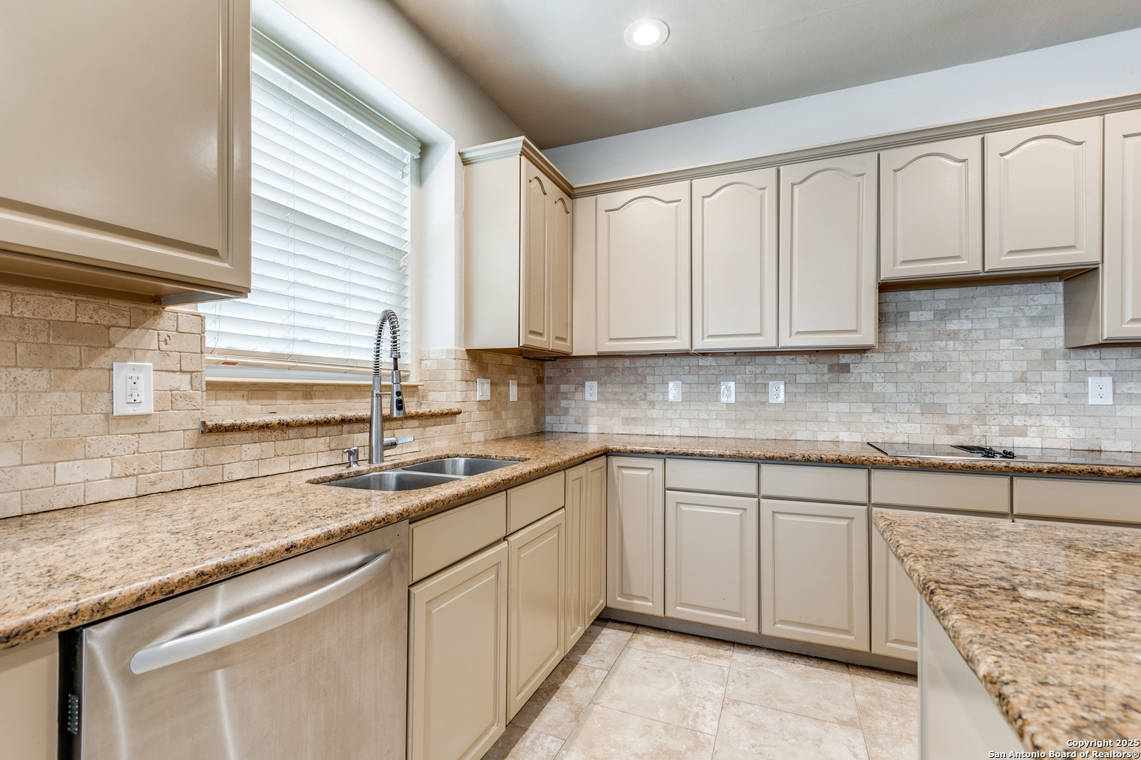 6841 Willow Oak