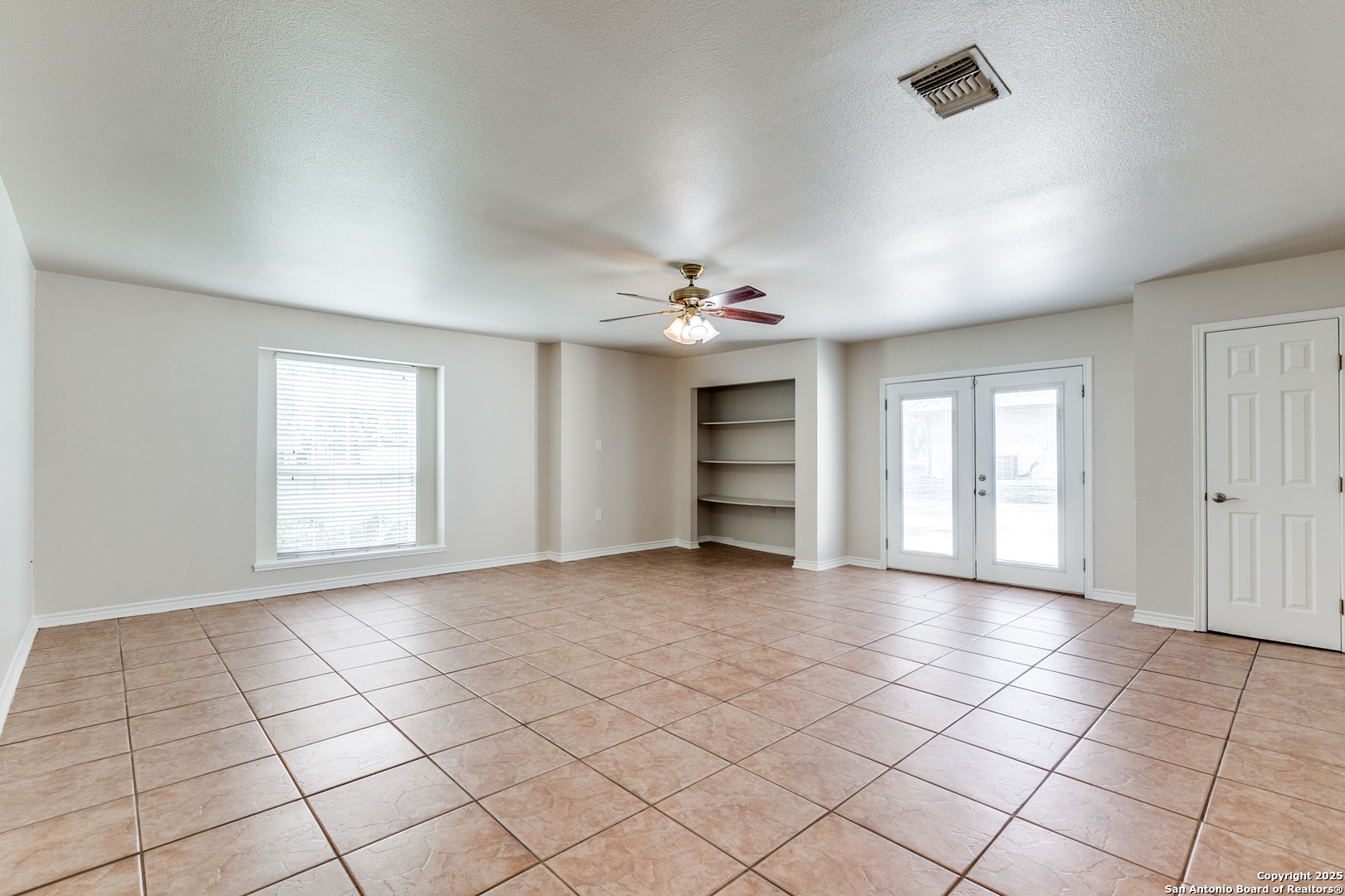 6841 Willow Oak