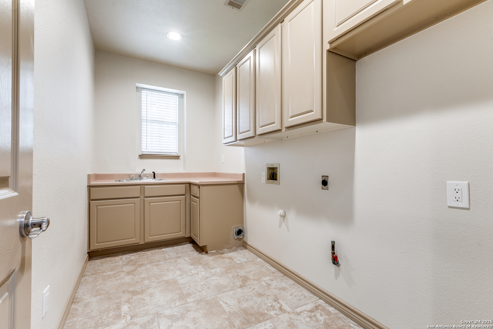6841 Willow Oak